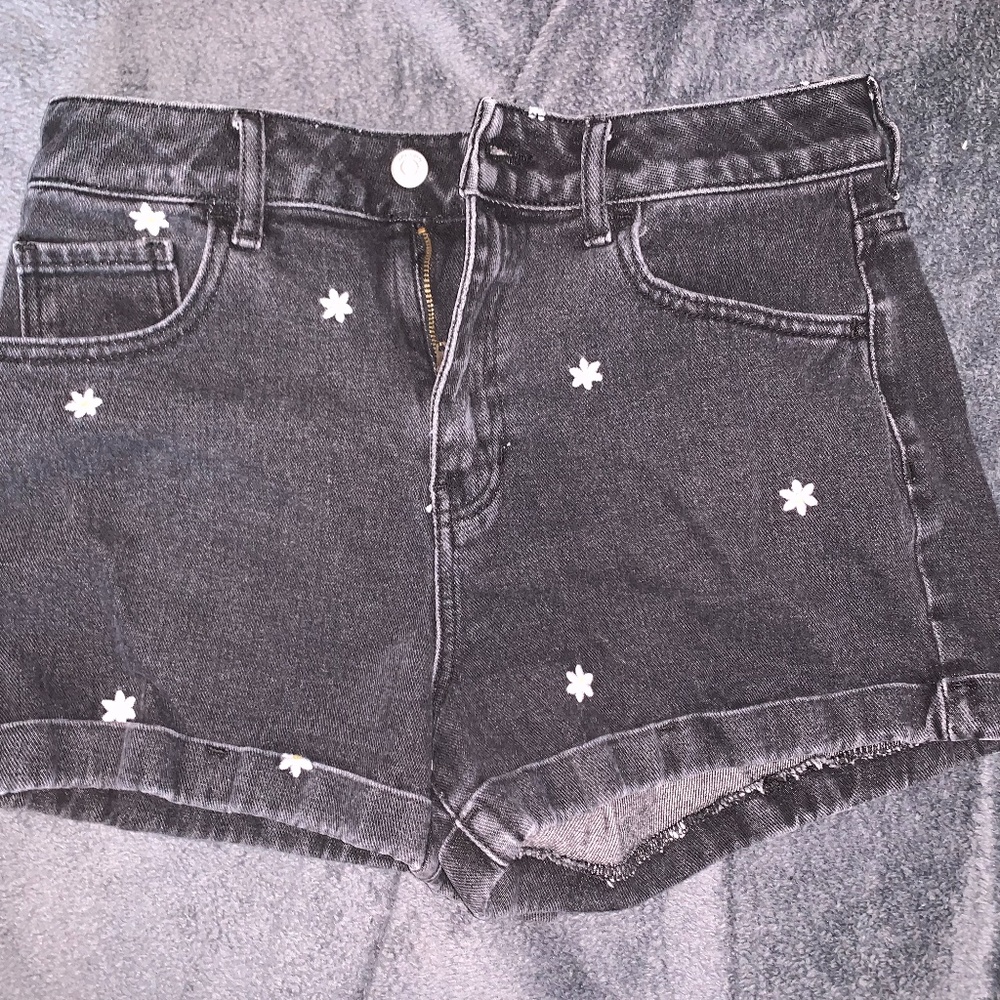 Denim/jean shorts - pac sun raining daisy shorts